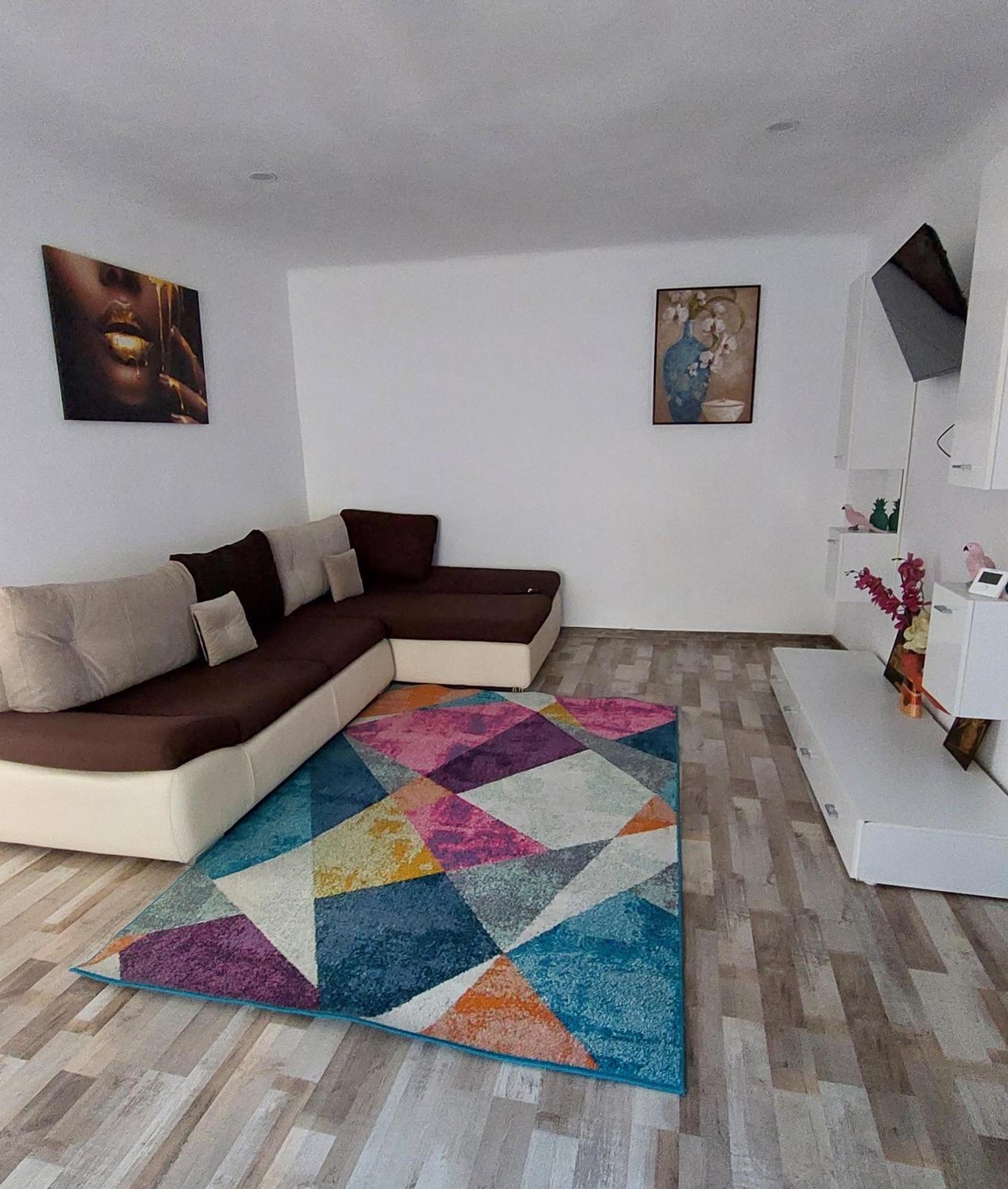 Apartamento Apartament Diaconu Coresi Braşov Exterior foto